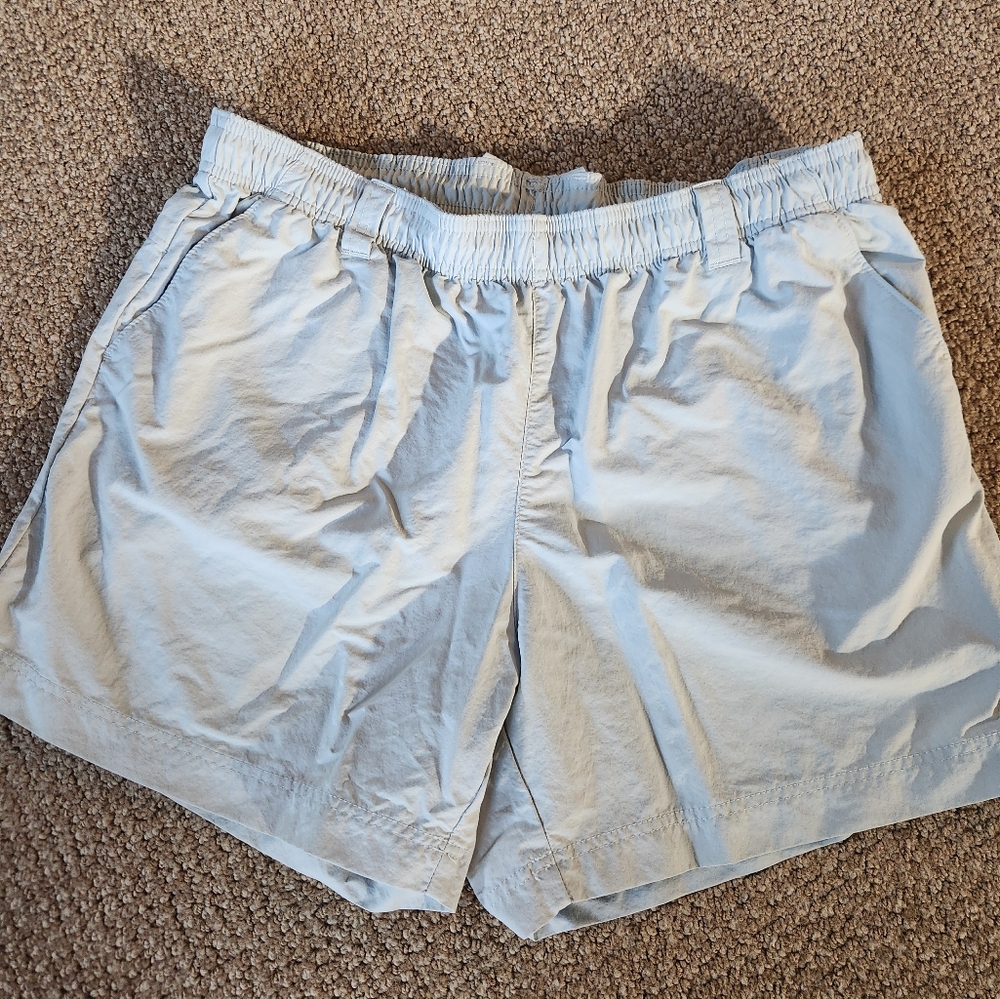 Columbia fishing shorts size Large